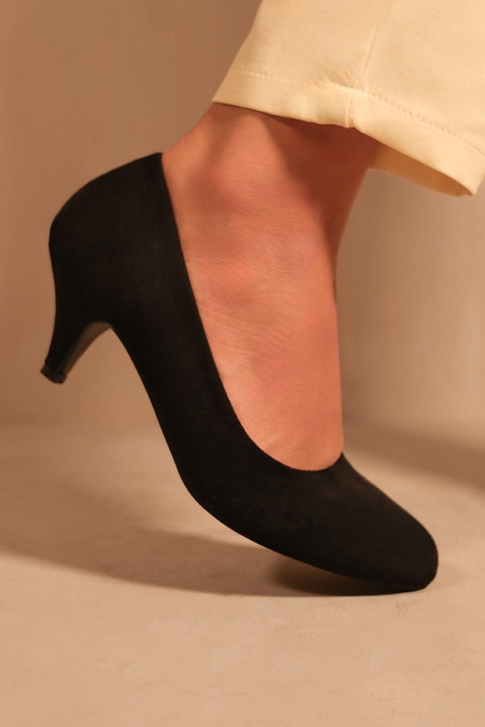 SHEA LOW HEEL COURT PUMP IN BLACK SUEDE - Popular trends empire
