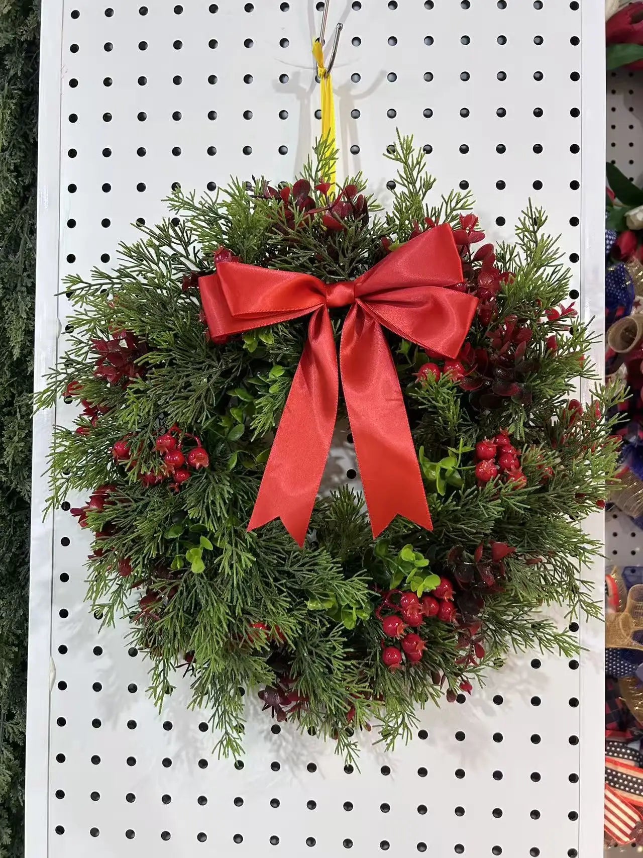 2025 Christmas Wreath - Realistic Red & Green Leaves, Festive Vibe. Premium Plastic, Waterproof Durable, Indoor & Outdoor Use.