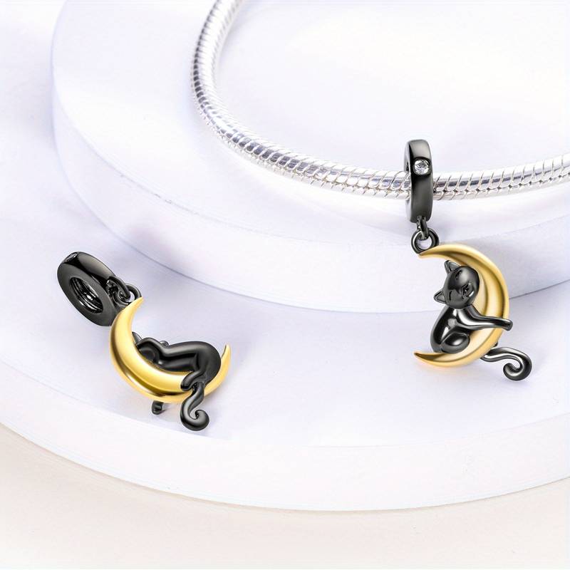 Black Cat and Moon Charm - Popular trends empire