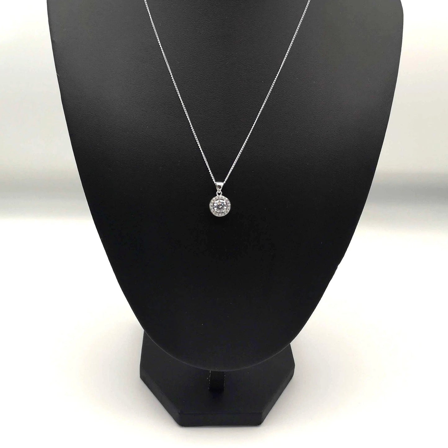 Cubic Zirconia Halo Necklace - Popular trends empire