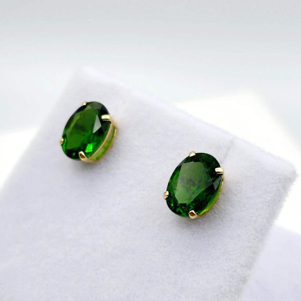 Emerald Oval Stud Earrings - Popular trends empire