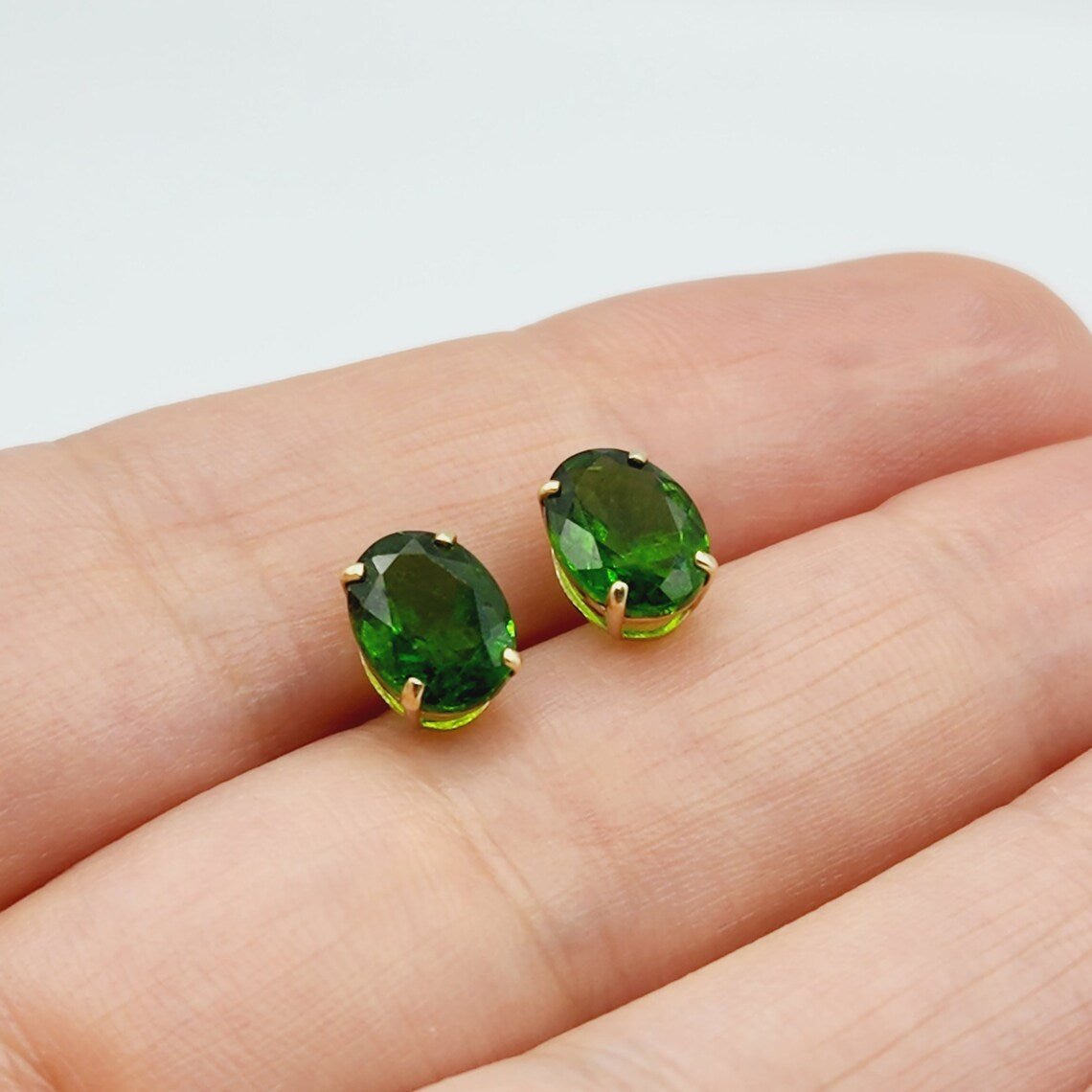 Emerald Oval Stud Earrings - Popular trends empire