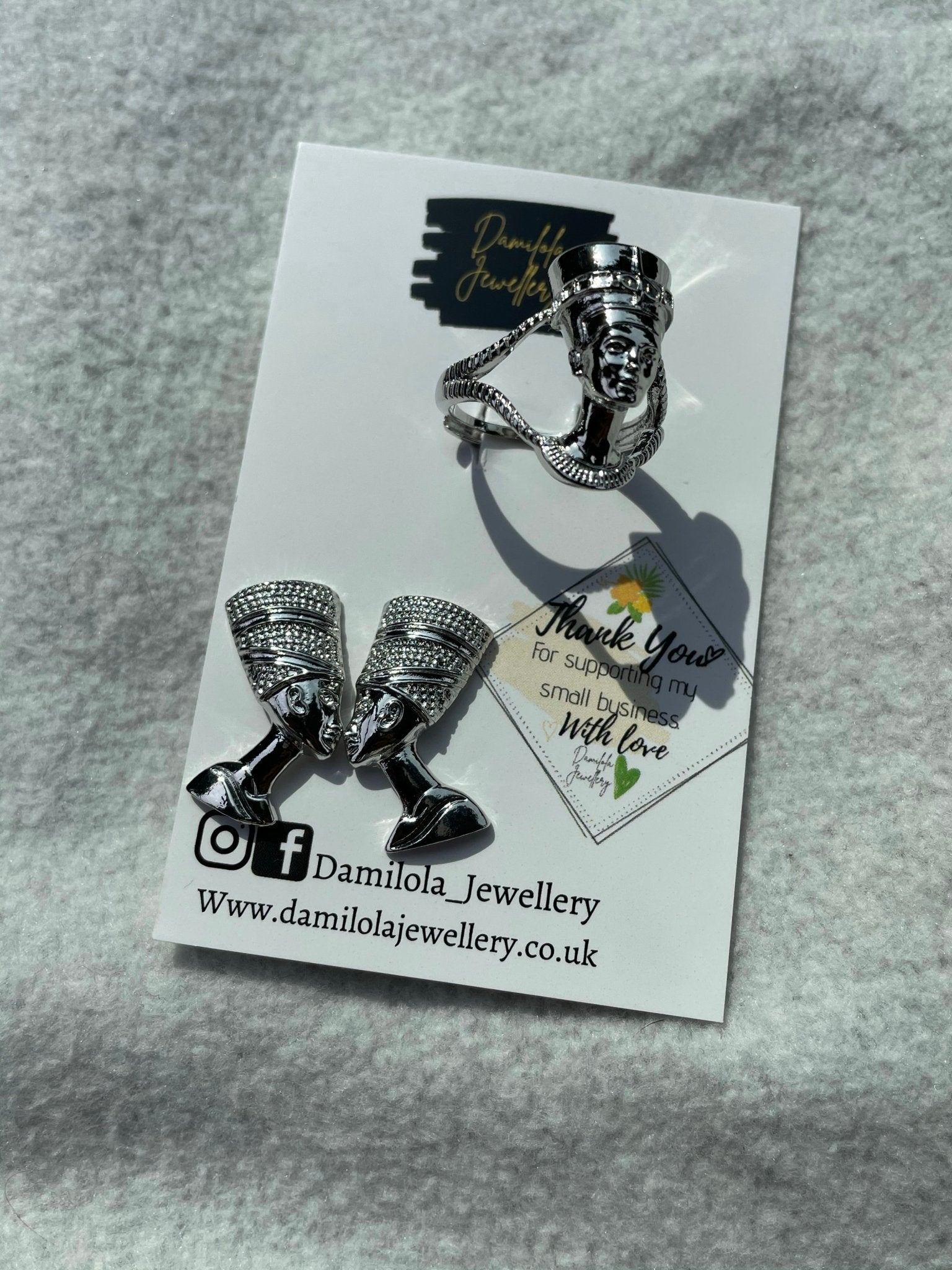 'Queen Nefertiti' - Stud Earrings - Silver/Gold - Popular trends empire