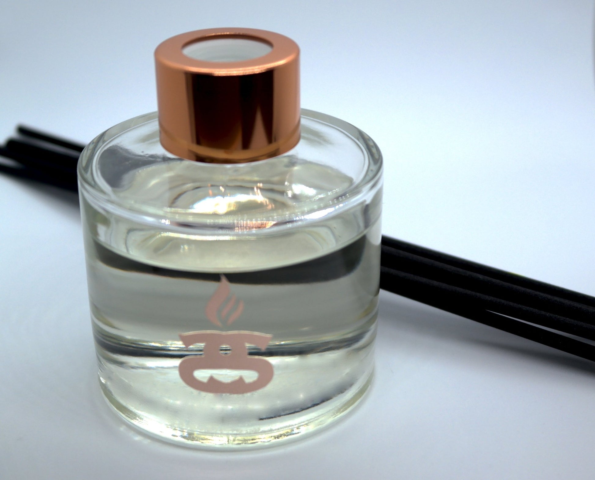 Rhubarb & Rose - Simple Scents Excellence Reed Diffuser - Popular trends empire