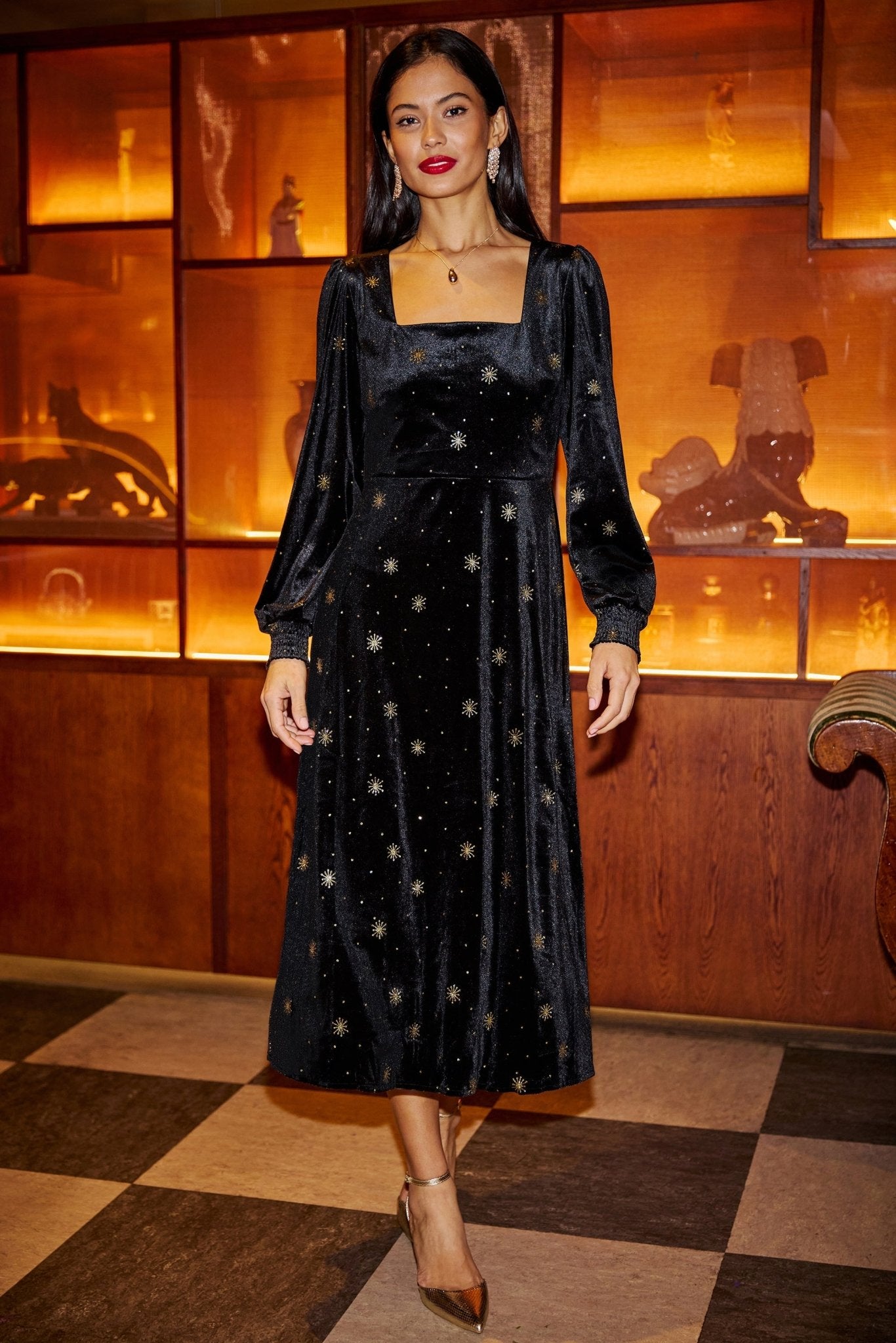 Yumi Black Velvet Midi Dress With Starburst Foil Print - Popular trends empire